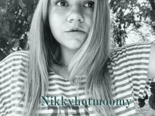 Nikkyhotmoomy